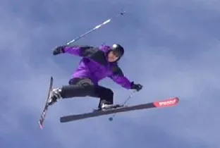 Avid skier returns to slopes after knee injury